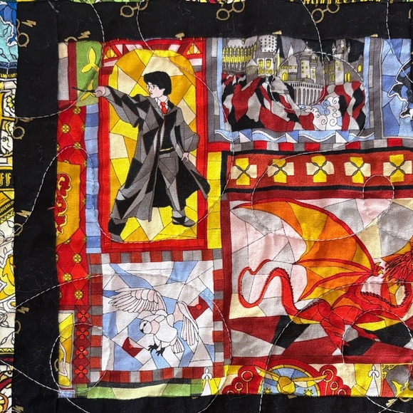 Charming Harry Potter Handmade Quilt with House Crest - Picture 2 of 10